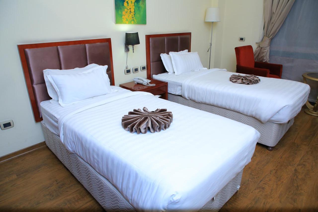 Kenenisa Hotel Addis Abeba Exterior foto